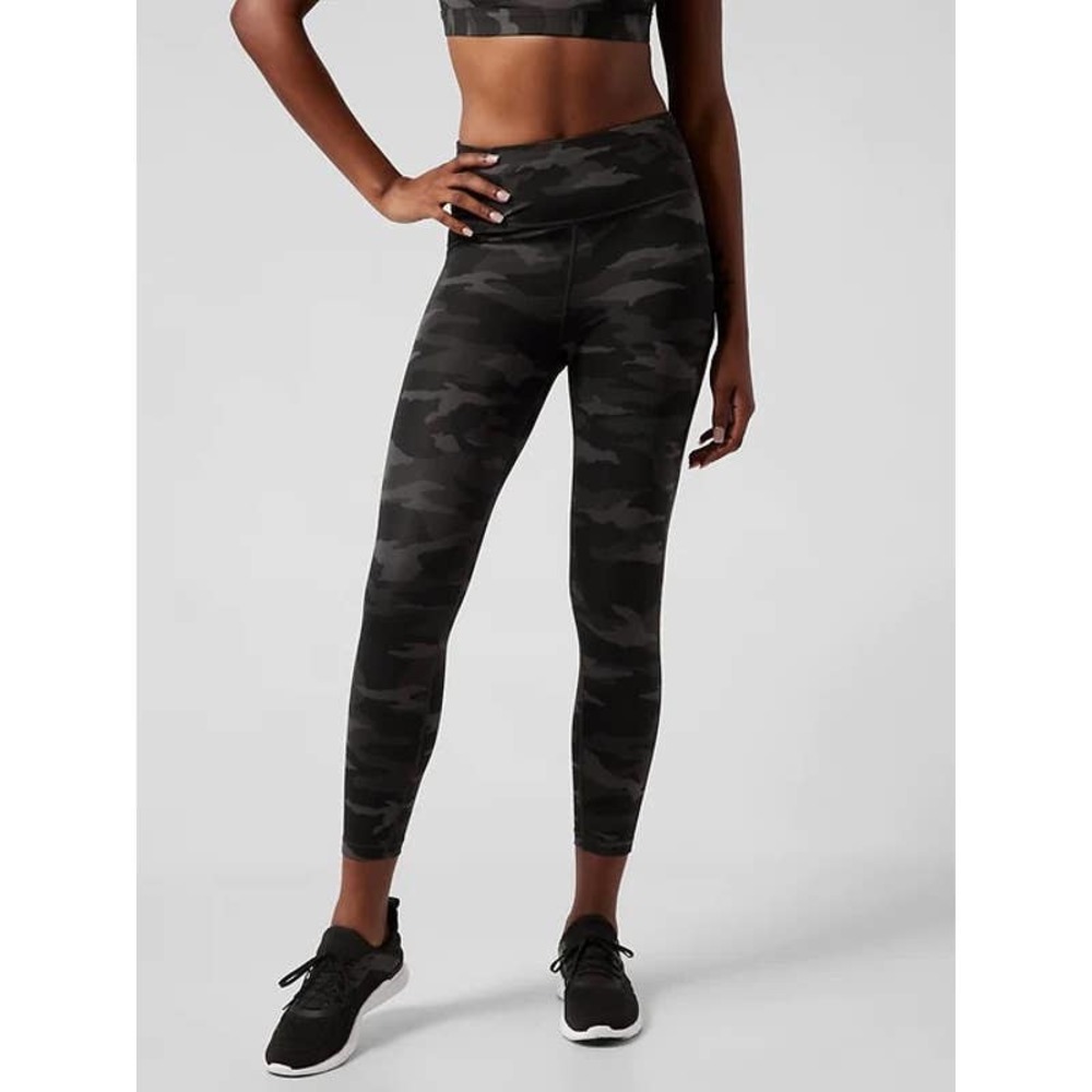 Athleta Ultimate Stash Pocket Camo 7/8 Tight Black Sz Small Athletic Act…
